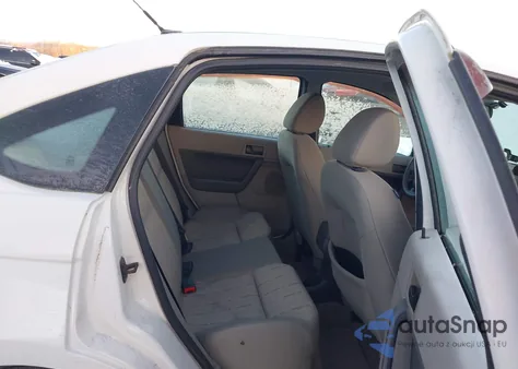 2010 Ford Focus Se z USA, uszkodzony, nr VIN 1FAHP3FN4AW188707